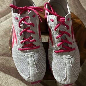 Reebok Women's Athletic Shoes in Gray and Pink